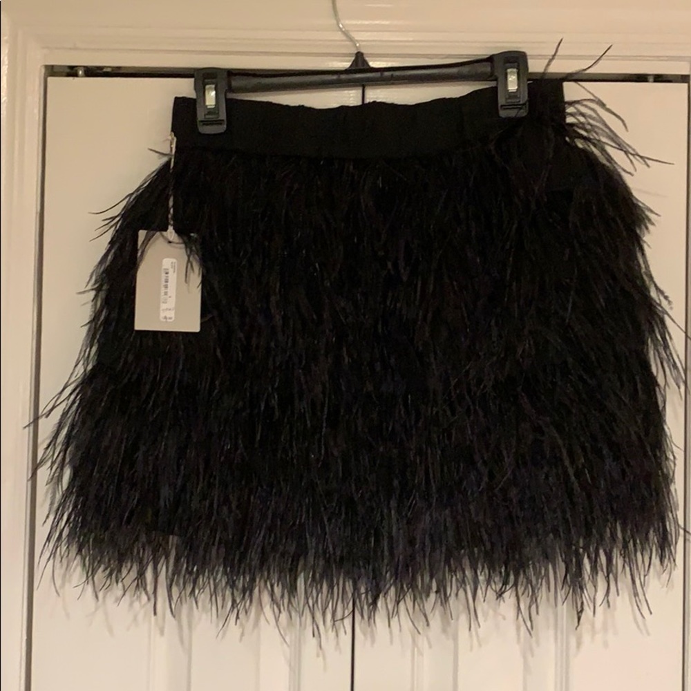 Women’s feather skirt